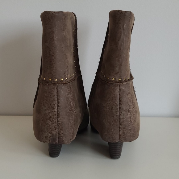 FERGIE Gold Tone Studded Faux Leather Pointed Toe Heeled Boots - Picture 5 of 15